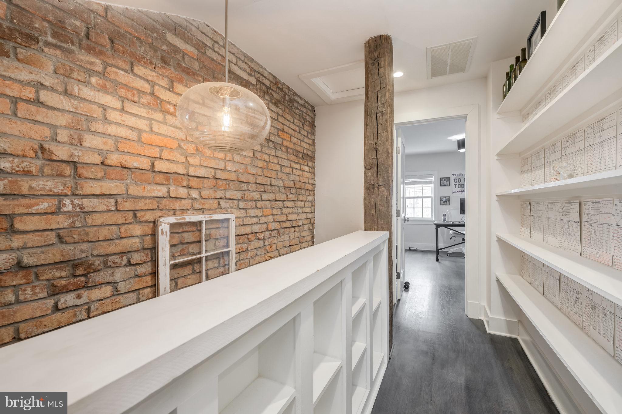 601 South St Asaph Street Alexandria, VA 22314 - Photo 25 of 47 Hallway Built-ins