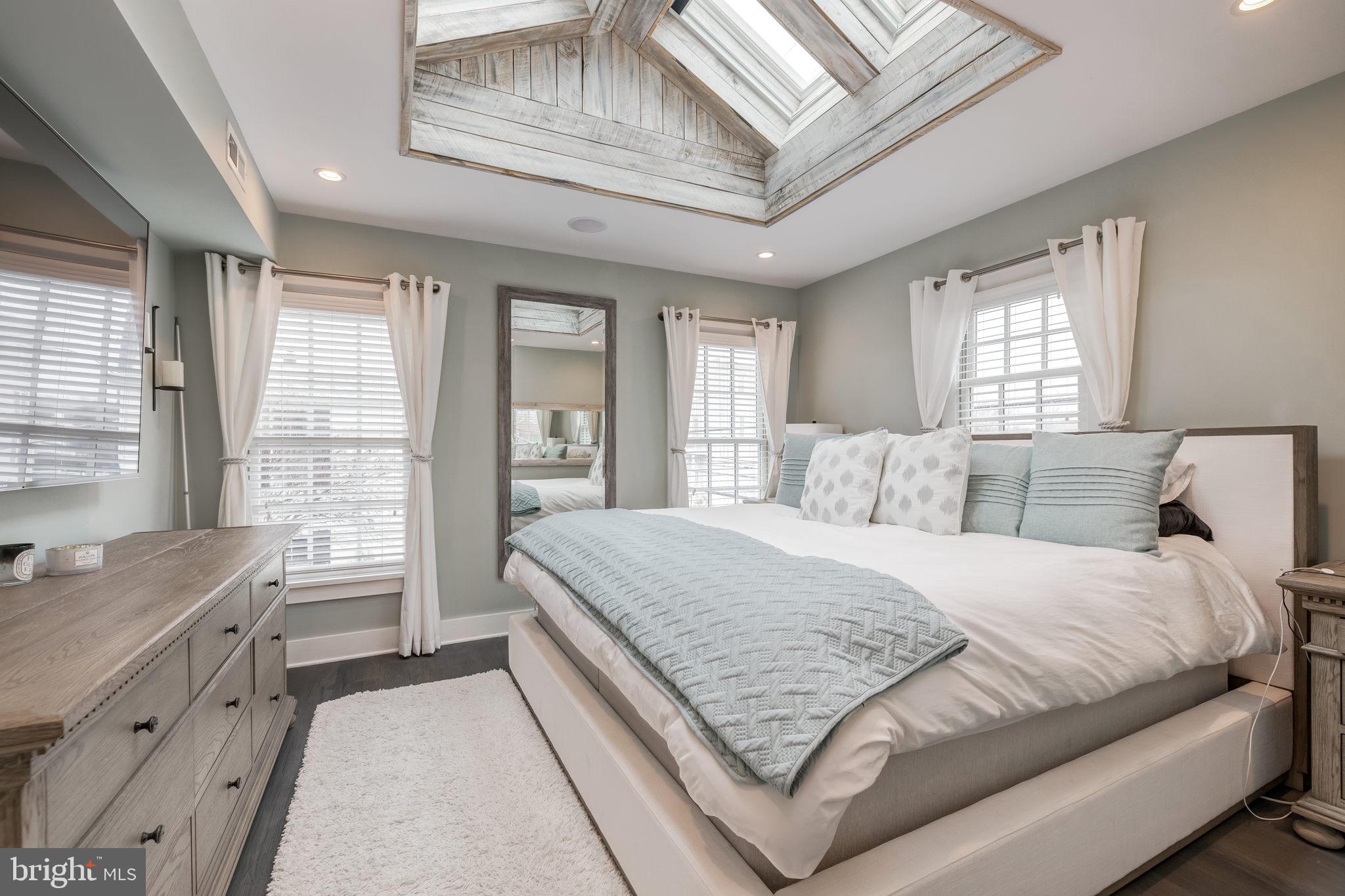 601 South St Asaph Street Alexandria, VA 22314 - Photo 27 of 47 Primary Bedroom