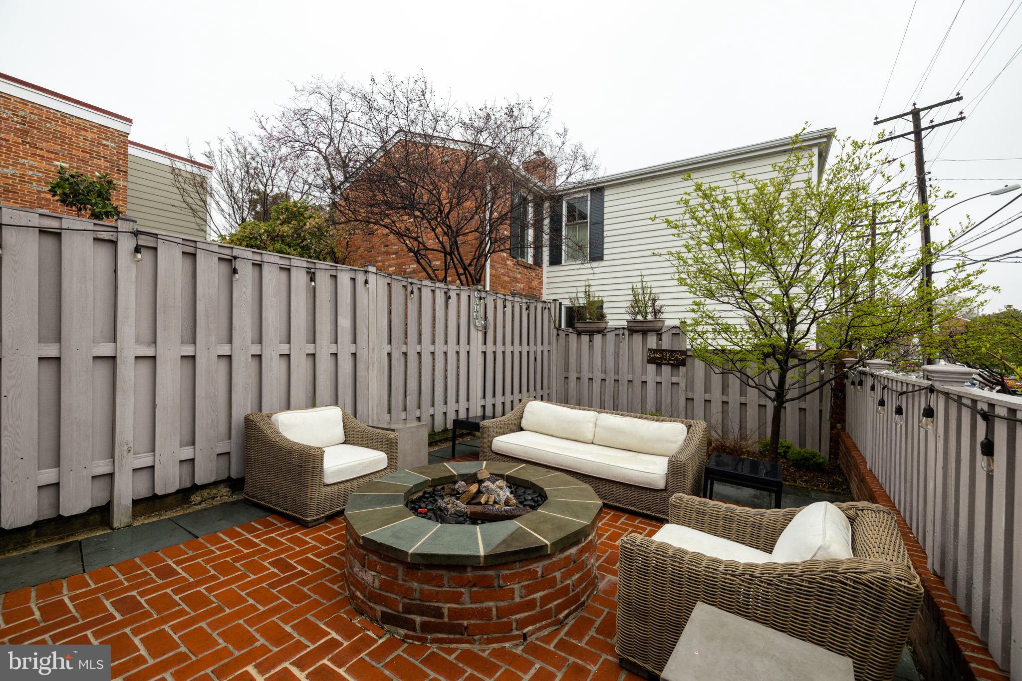 601 South St Asaph Street Alexandria, VA 22314 - Photo 39 of 47 Gas Fire Pit