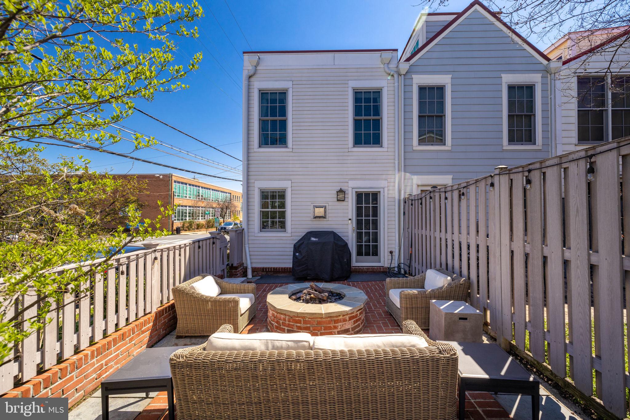 601 South St Asaph Street Alexandria, VA 22314 - Photo 40 of 47 Fenced Backyard