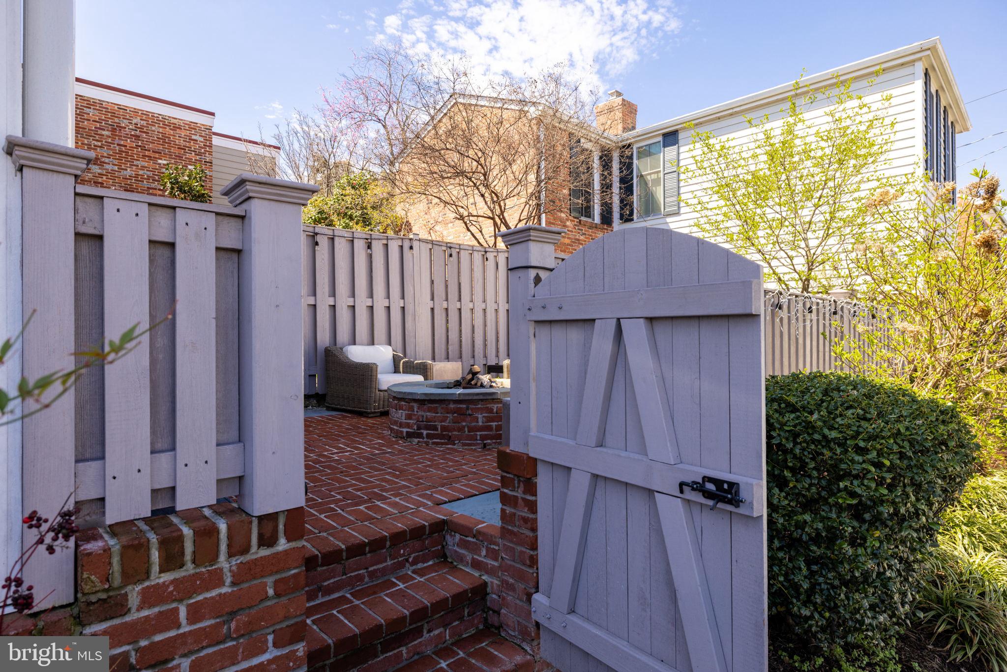 601 South St Asaph Street Alexandria, VA 22314 - Photo 42 of 47 Fenced Backyard