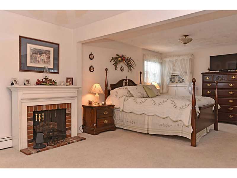 15 Whippoorwill Road Warwick, RI 02888 - Photo 16 of 24 Master Bedroom.
