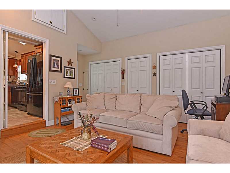 15 Whippoorwill Road Warwick, RI 02888 - Photo 7 of 24 Living Room.