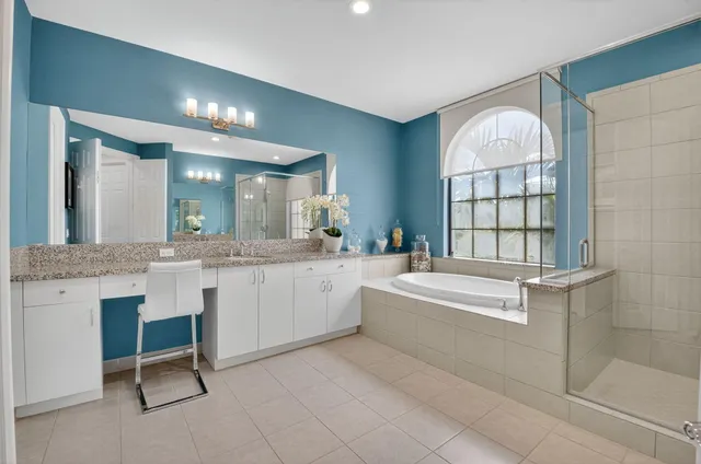 a view of a yard with palm trees