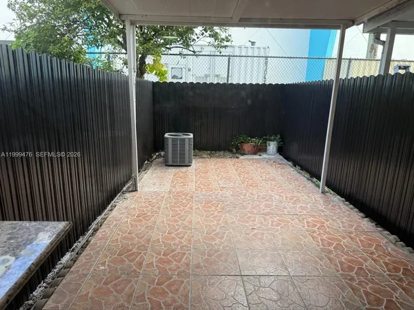 $2,500 | 2310 West 60th Street, Unit 9G, Hialeah, FL 33016