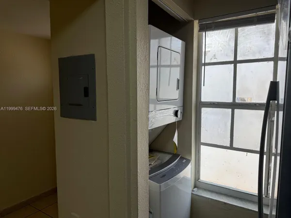 $2,500 | 2310 West 60th Street, Unit 9G, Hialeah, FL 33016