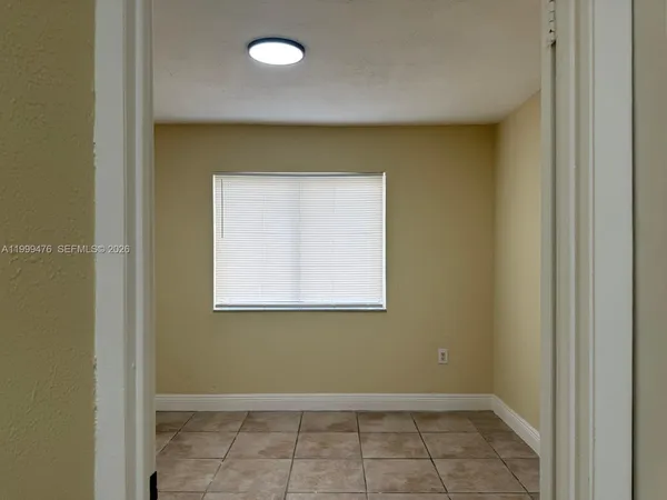 $2,500 | 2310 West 60th Street, Unit 9G, Hialeah, FL 33016
