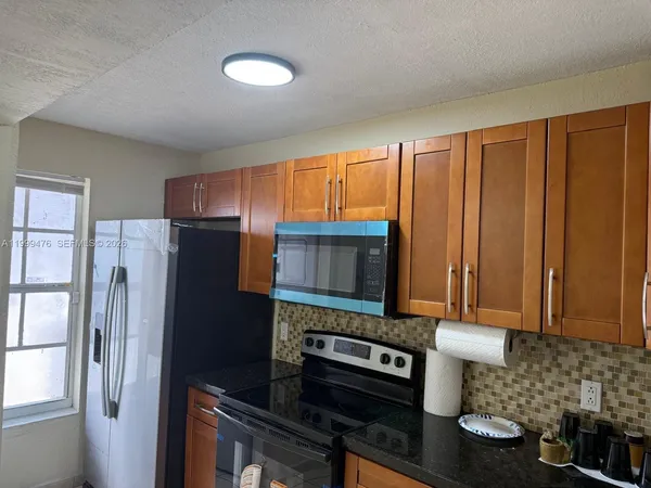 $2,500 | 2310 West 60th Street, Unit 9G, Hialeah, FL 33016