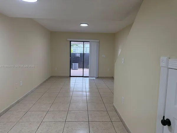 $2,500 | 2310 West 60th Street, Unit 9G, Hialeah, FL 33016