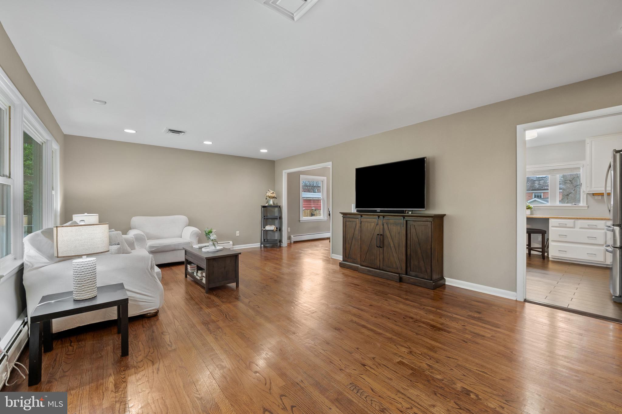 1213 Dale Drive Silver Spring, MD 20910 - Photo 9 of 33 living room