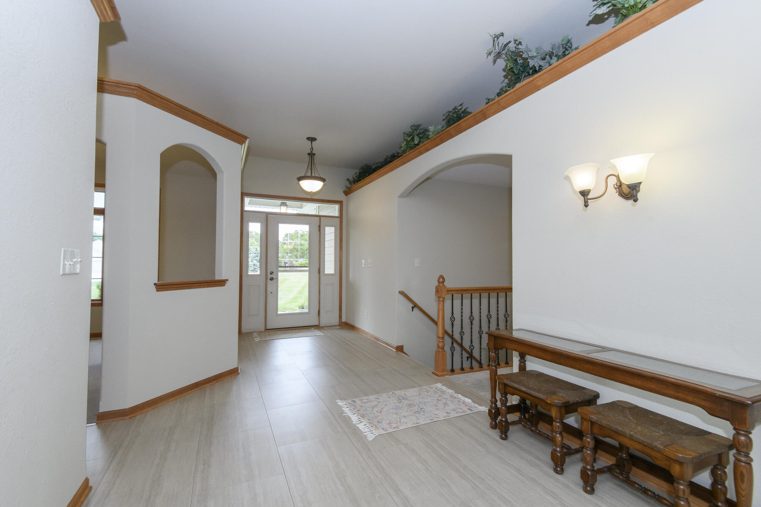 N5158 Union Hill Road Concord, WI 53066 - Photo 3 of 61 Front foyer area