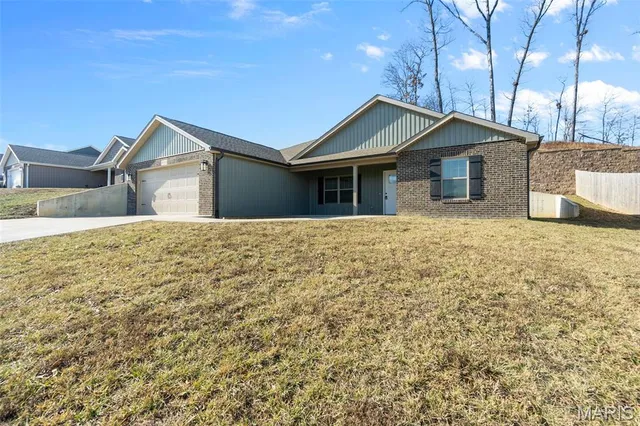 $300,000 | 983 Rifle Dr Cape, Cape Girardeau, MO 63701