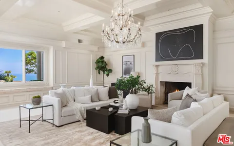 $90,000,000 | 28824 Cliffside Drive, Malibu, CA 90265