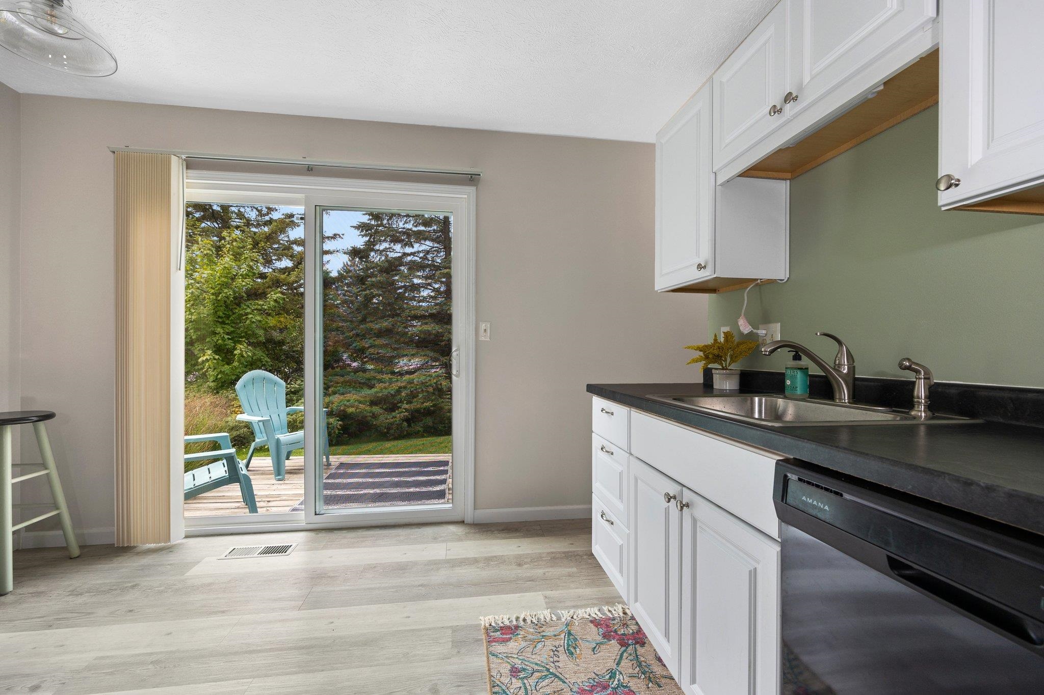 3801 East Hammond Road Traverse City, MI 49686 - Photo 13 of 52 1916177-13.JPG