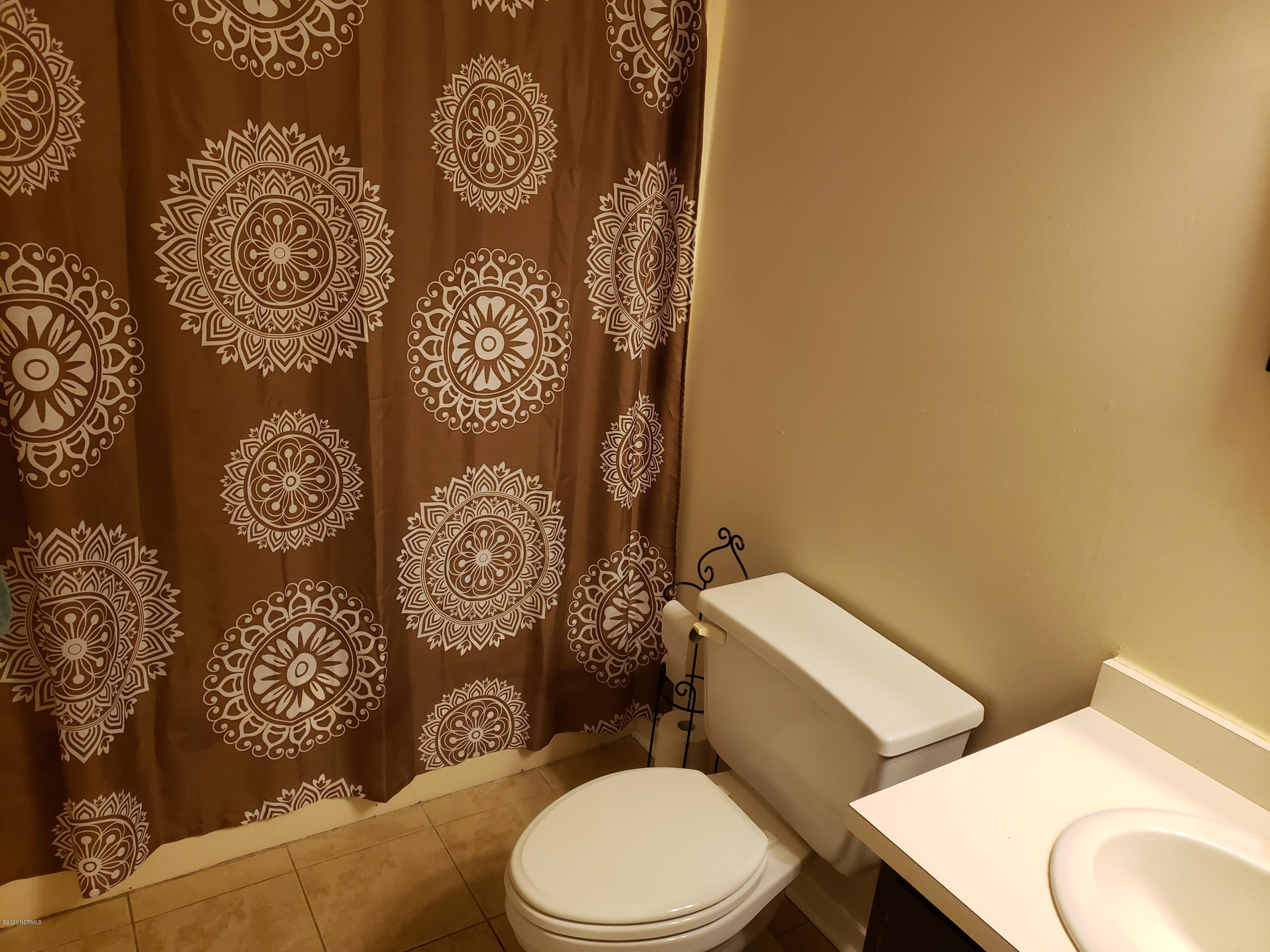 1806 Paulette Road Morehead City, NC 28557 - Photo 22 of 39 Bathroom 2