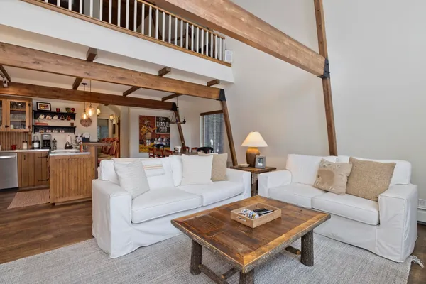 $1,725,000 | 1499 Forest Place, Mammoth Lakes, CA 93546