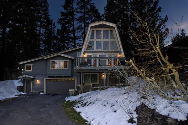 $1,725,000 | 1499 Forest Place, Mammoth Lakes, CA 93546
