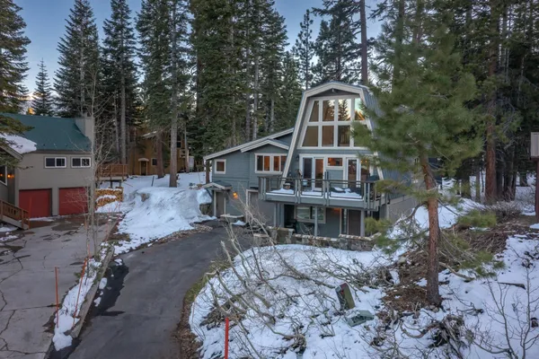 $1,725,000 | 1499 Forest Place, Mammoth Lakes, CA 93546