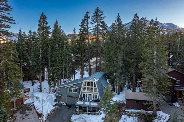 $1,725,000 | 1499 Forest Place, Mammoth Lakes, CA 93546