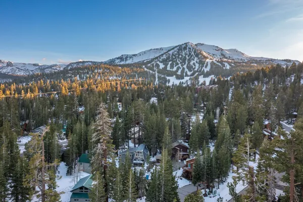 $1,725,000 | 1499 Forest Place, Mammoth Lakes, CA 93546