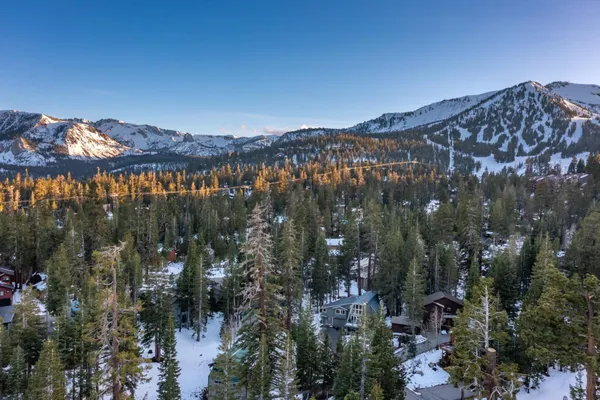 $1,725,000 | 1499 Forest Place, Mammoth Lakes, CA 93546