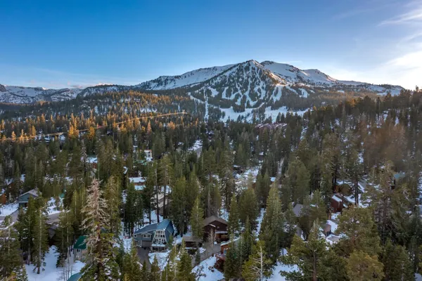 $1,725,000 | 1499 Forest Place, Mammoth Lakes, CA 93546