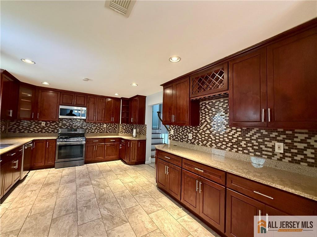 44 Drake Road Somerset, NJ 08873 - Photo 7 of 28