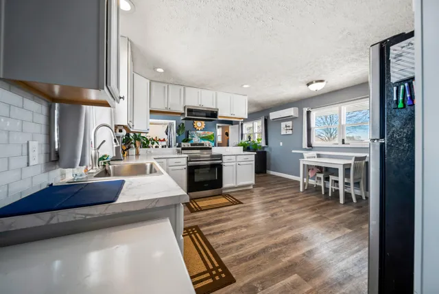 $268,100 | 70118 Highway 131, White Pigeon, MI 49099