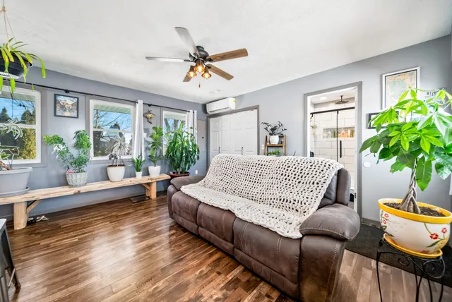 $268,100 | 70118 Highway 131, White Pigeon, MI 49099