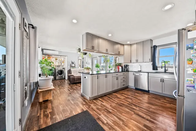 $268,100 | 70118 Highway 131, White Pigeon, MI 49099