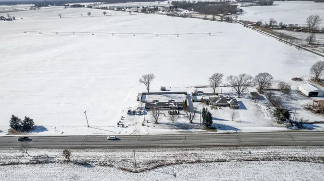 $268,100 | 70118 Highway 131, White Pigeon, MI 49099