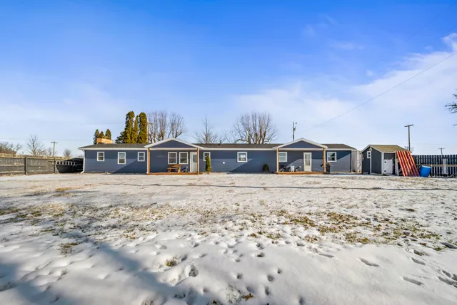 $268,100 | 70118 Highway 131, White Pigeon, MI 49099