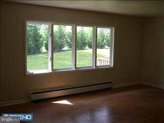 194 Kirk Road Marcus Hook, PA 19061 - Photo 3 of 5 Gallery Image 3