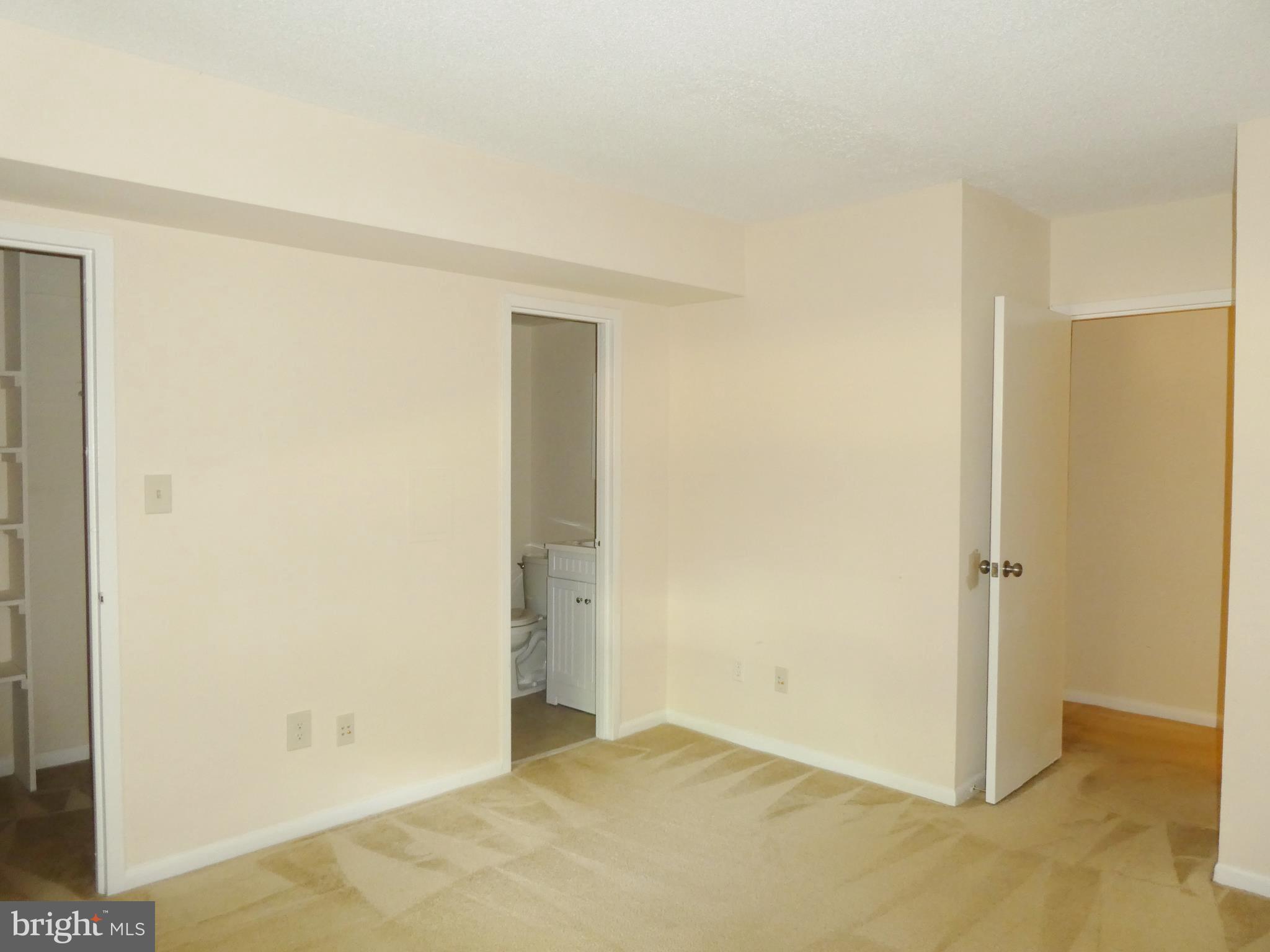 2220 Castle Rock Square, Unit 1B Reston, VA 20191 - Photo 12 of 36 Master Bedroom