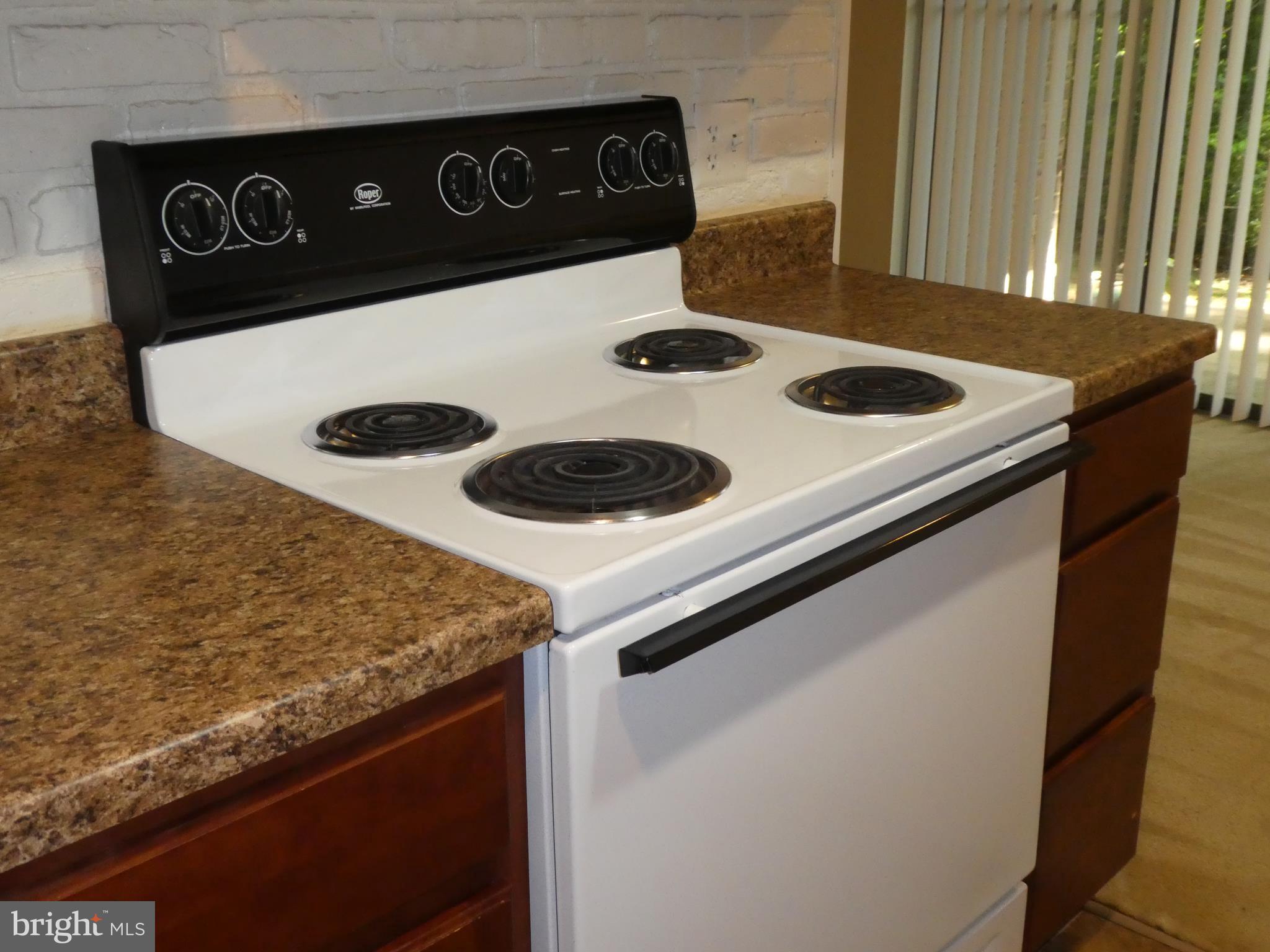2220 Castle Rock Square, Unit 1B Reston, VA 20191 - Photo 3 of 36 Gallery Image 3