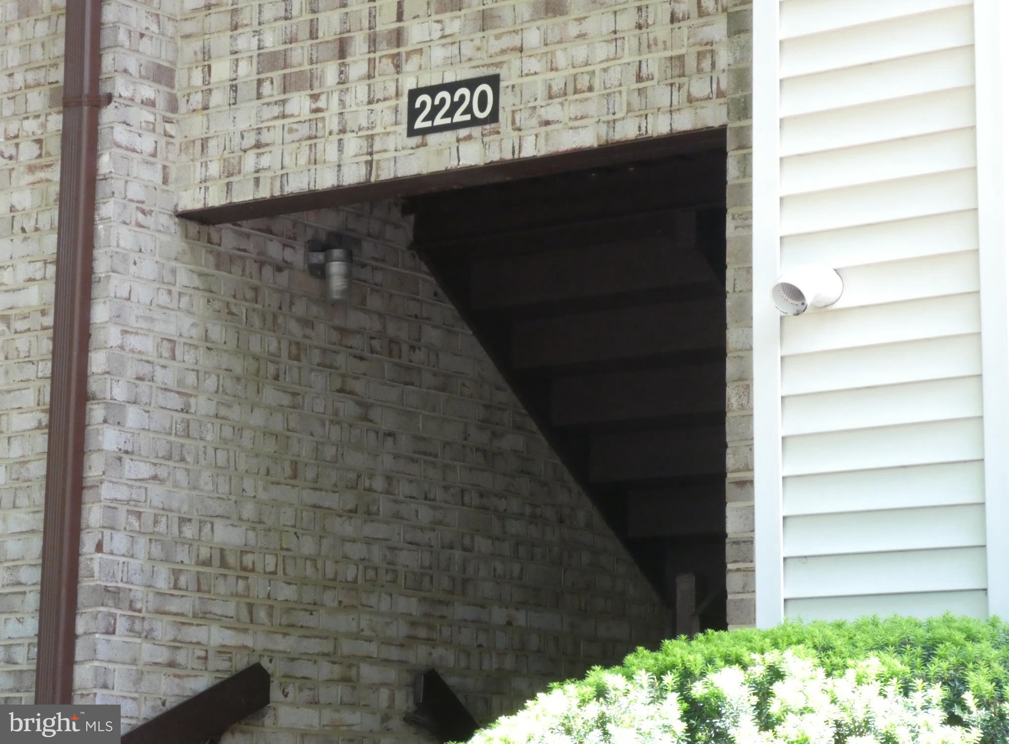 2220 Castle Rock Square, Unit 1B Reston, VA 20191 - Photo 31 of 36 Blg 2220, Unit 1B is down 4 steps to MN/Patio lvl