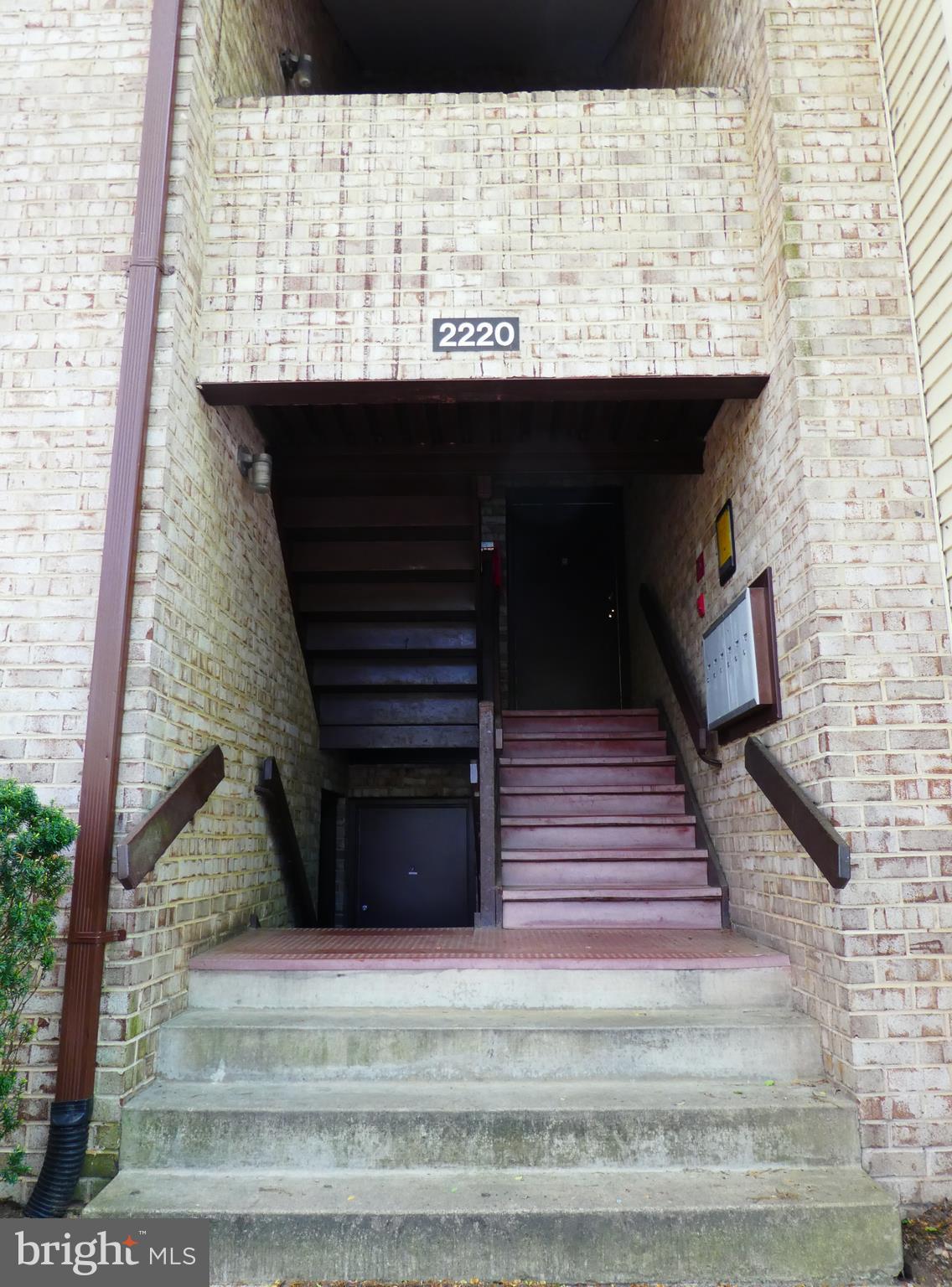 2220 Castle Rock Square, Unit 1B Reston, VA 20191 - Photo 34 of 36 Ground lvl condo, take stairs down on left.