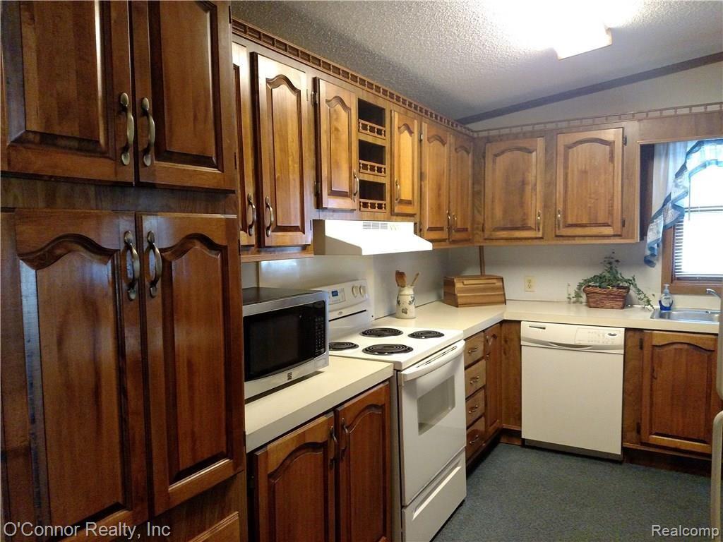 3333 Ravenswood Road Marysville, MI 48040 - Photo 13 of 25 Copy of IMG_20160824_103520245.jpg