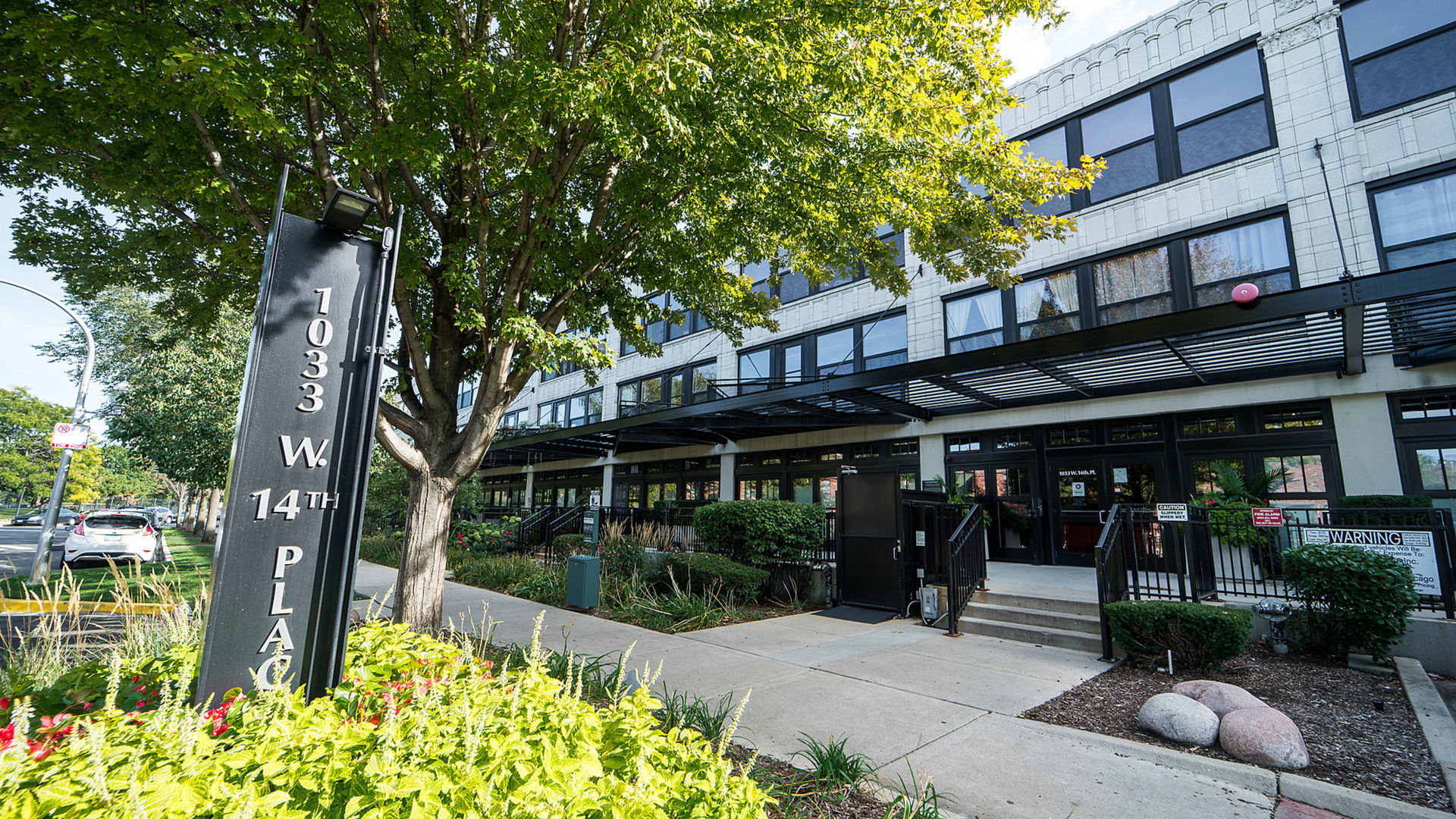 1033 West 14th Place, Unit 334, Chicago, IL 60608 Compass