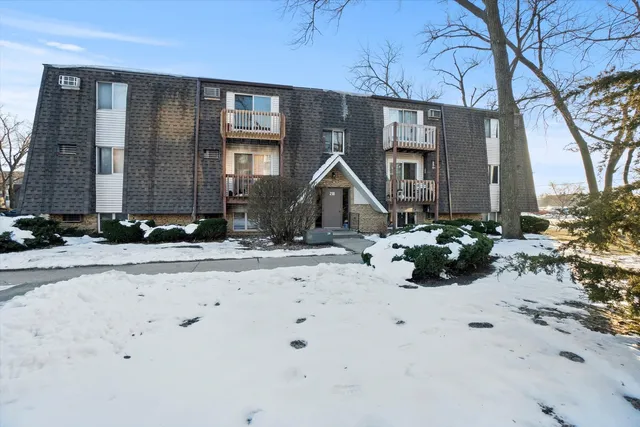 $135,000 | 218 Madison Street, Unit 1C, Joliet, IL 60435