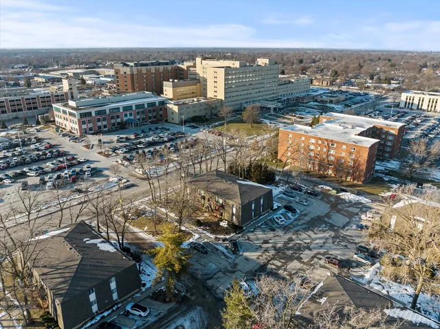 $135,000 | 218 Madison Street, Unit 1C, Joliet, IL 60435