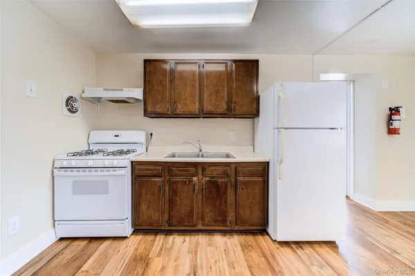 $2,000 | 82 Sprague Avenue, Middletown, NY 10940