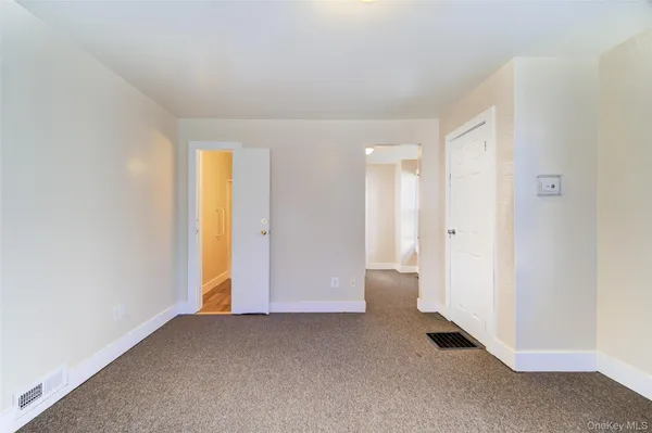 $2,000 | 82 Sprague Avenue, Middletown, NY 10940