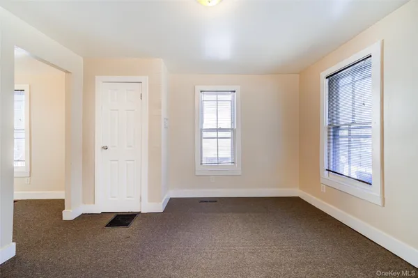 $2,000 | 82 Sprague Avenue, Middletown, NY 10940