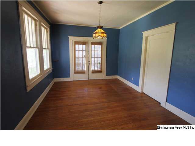 504 Goodwin Avenue Anniston, AL 36207 - Photo 3 of 27