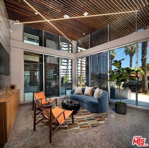 $5,885 | 3223 Wilshire Boulevard, Unit 407, Santa Monica, CA 90403