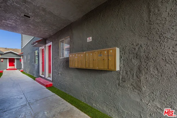$1,627,500 | 1377 North Warren Avenue, Long Beach, CA 90813