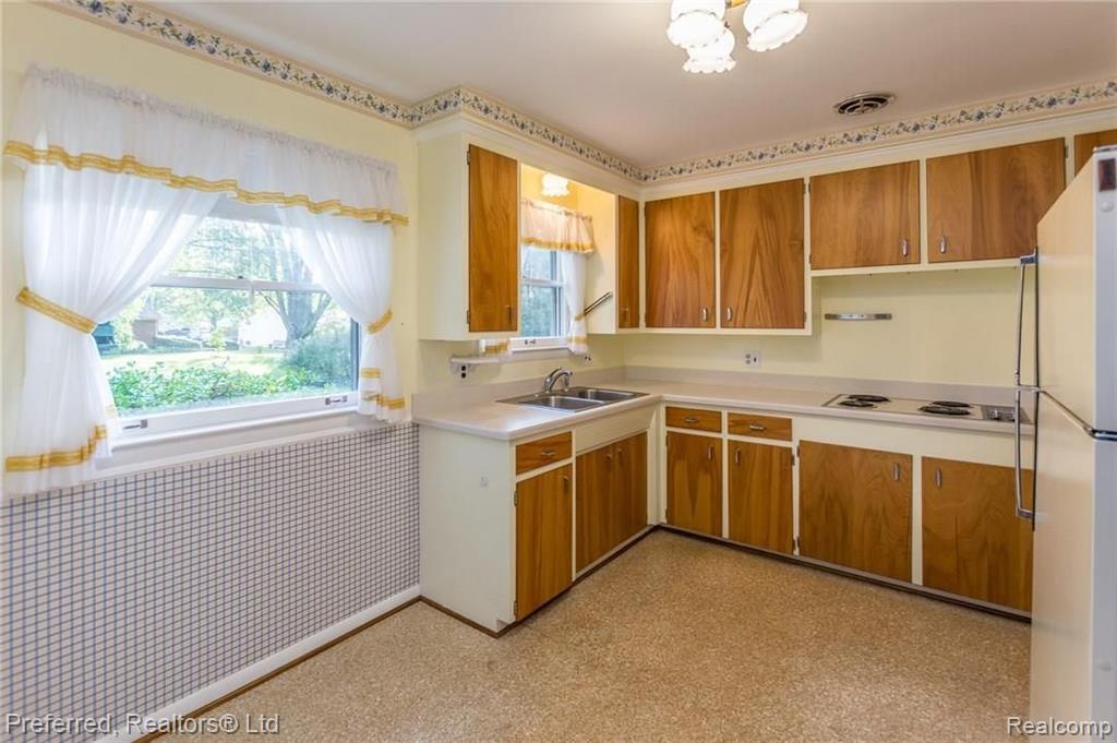 28244 Peppermill Road Farmington Hills, MI 48331 - Photo 11 of 28