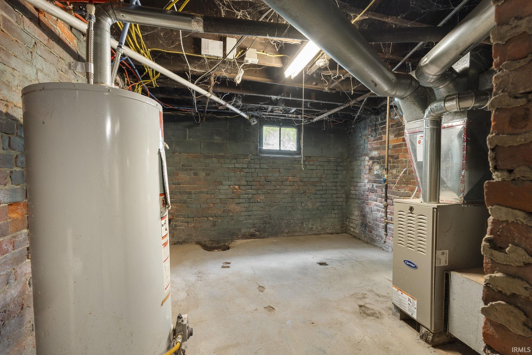 1018 Loree Street Fort Wayne, IN 46805 - Photo 2 of 33