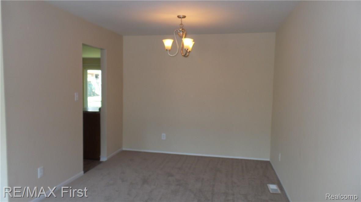 35333 Rockingham Drive Sterling Heights, MI 48310 - Photo 9 of 39 20170612_111148.jpg